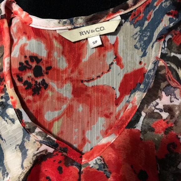 RW&CO sheer flowery top - Picture 2 of 2